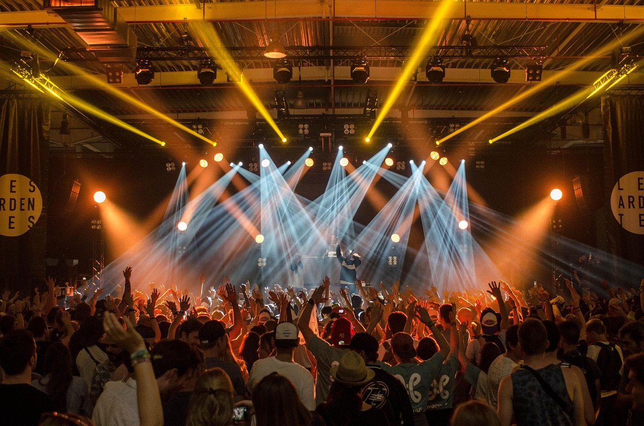 La festa inizia quando attacchiamo
